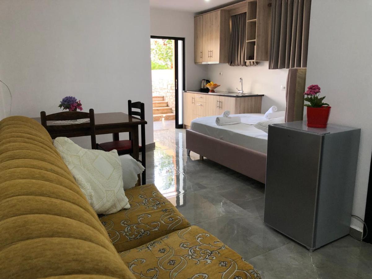 Vila Laura Pasha Villa Ksamil Luaran gambar